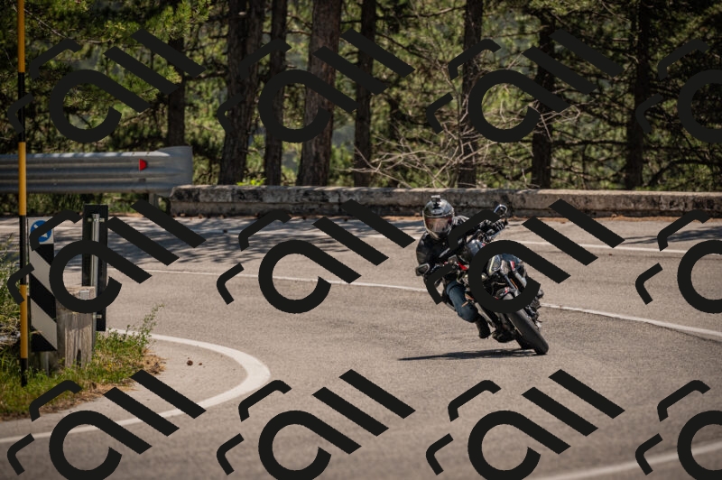 20250614121742-_Z621210_am_