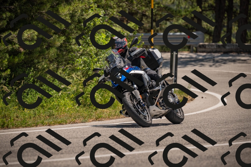 20250614121921-_Z621232_am_