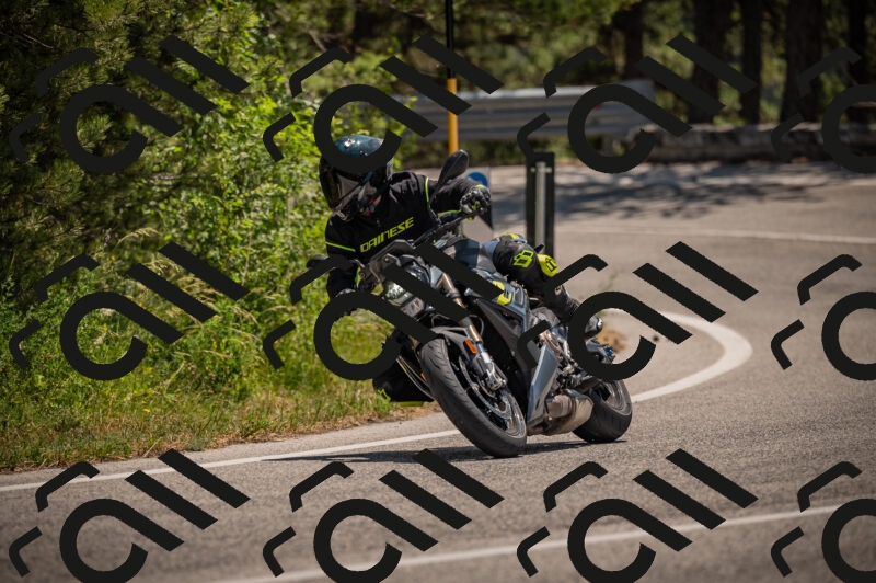 20250614122730-_Z621307_am_