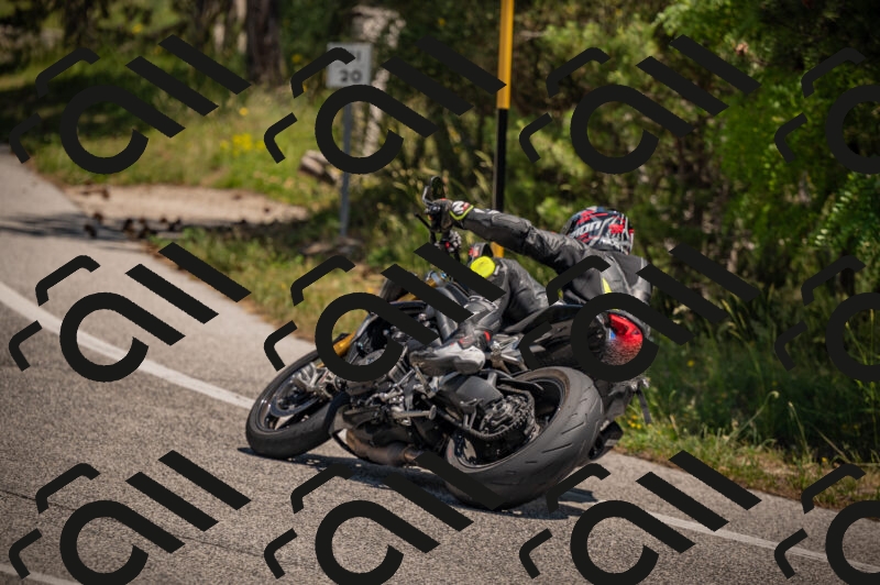 20250614124336-_Z621435_am_