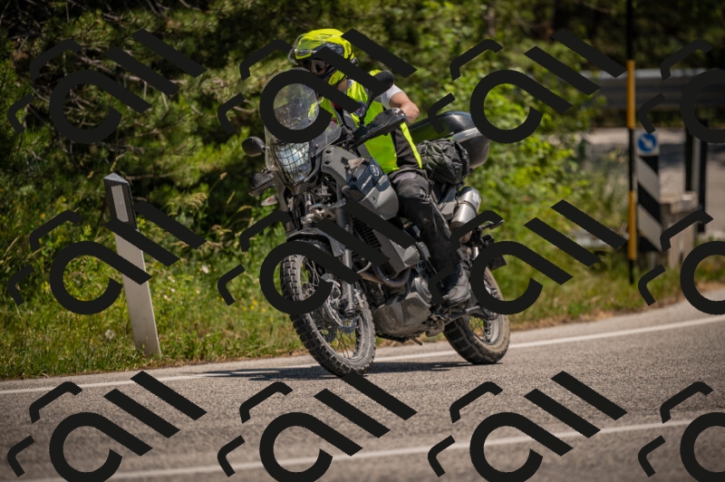 20250614125039-_Z621479_am_