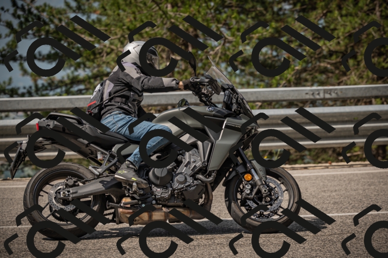 20250615102711-_Z621639_am_