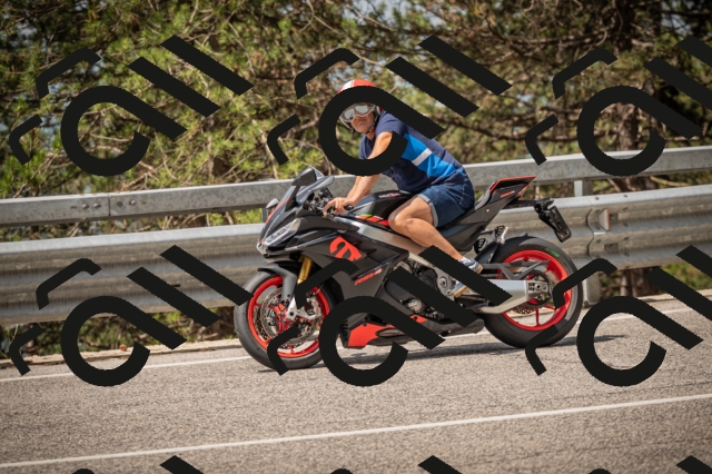 20250615110521-_Z621953_am_