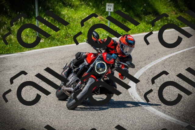 202506141249-DSC07917_c1_