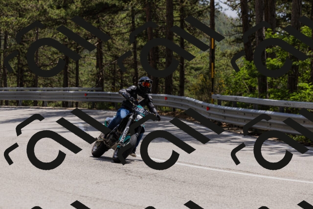 202506151418-_04A3582_c3_