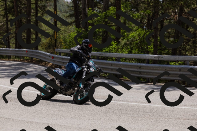 202506151418-_04A3583_c3_