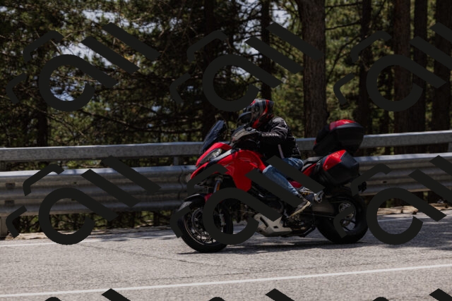 202506151418-_04A3589_c3_