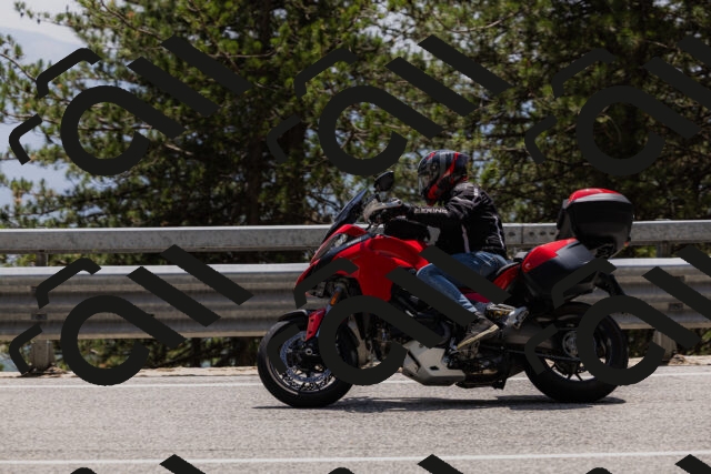 202506151418-_04A3590_c3_