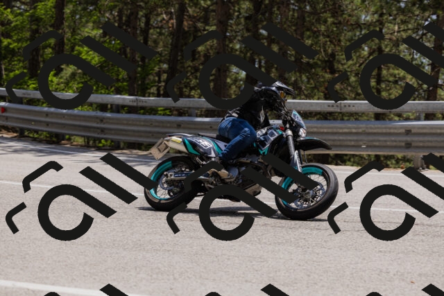 202506151420-_04A3608_c3_