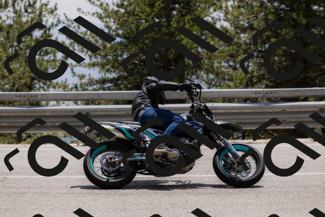 202506151420-_04A3609_c3_