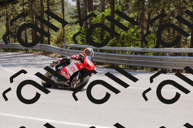 202506151455-_04A3777_c3_