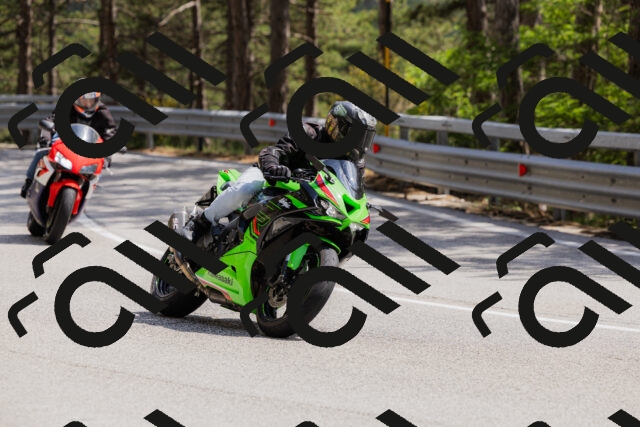 202506151509-_04A3853_c3_