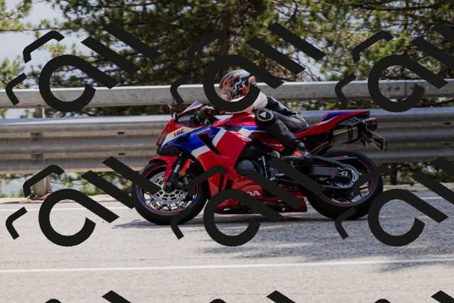 202506151534-_04A4033_c3_