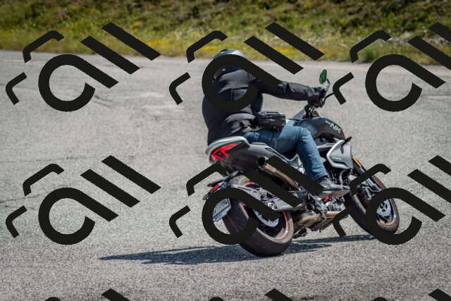 202506151035-DSC_9595_c2