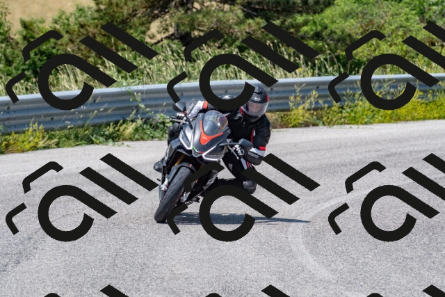 20250615123835-R01_7010_r1