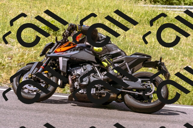 202506151120-_DSC9592_d1_