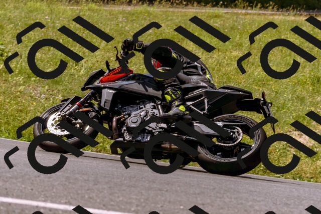 202506151122-_DSC9616_d1_