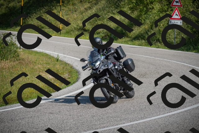 20250622101622-_5001812_am_