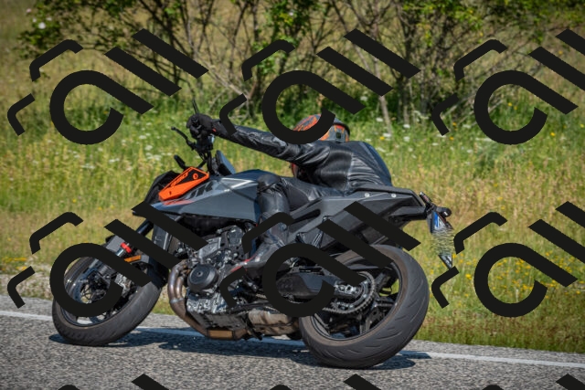 20250622102239-_5001834_am_