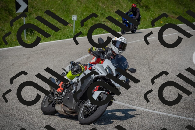 20250622102308-_5001837_am_