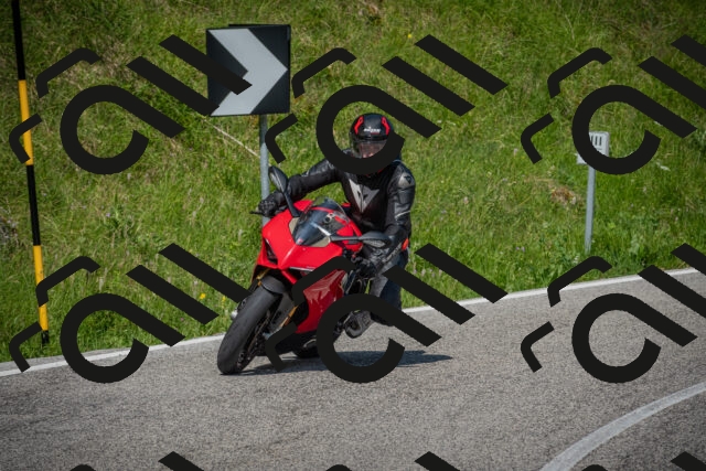 20250622102428-_5001862_am_