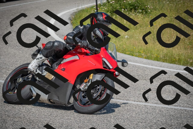 20250622102429-_5001864_am_