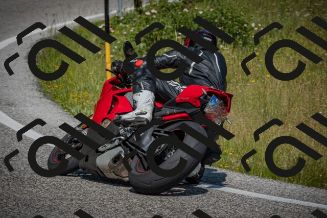 20250622102919-_5001880_am_