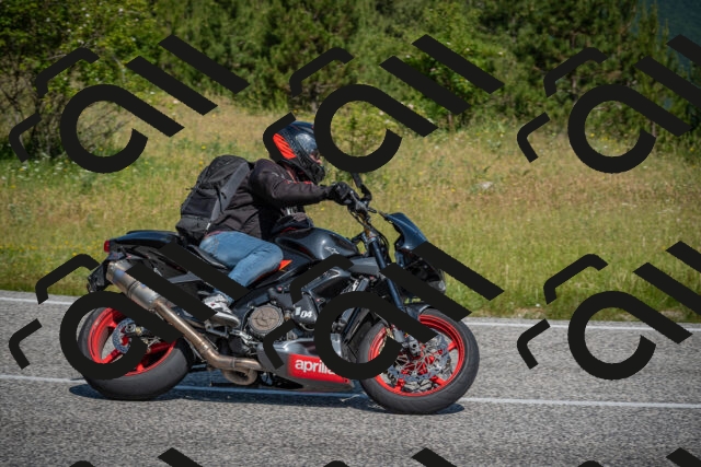 20250622103457-_5001906_am_