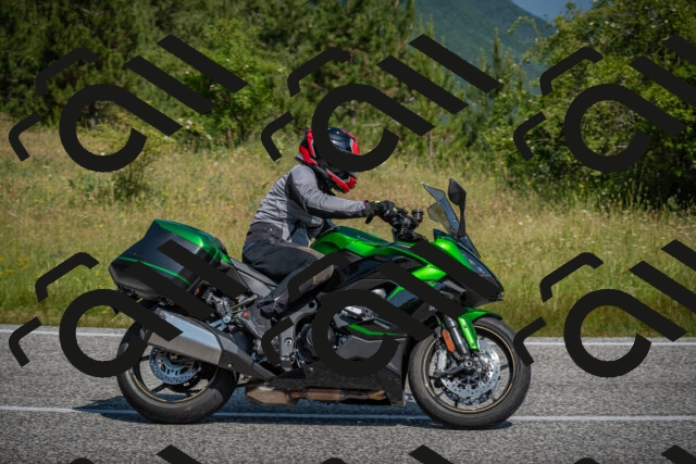 20250622103514-_5001917_am_