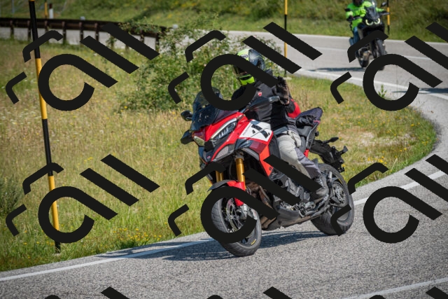 20250622103716-_5001920_am_