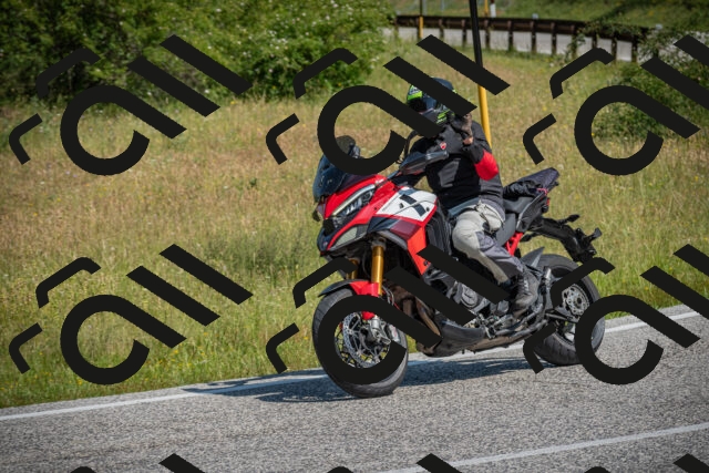 20250622103717-_5001921_am_