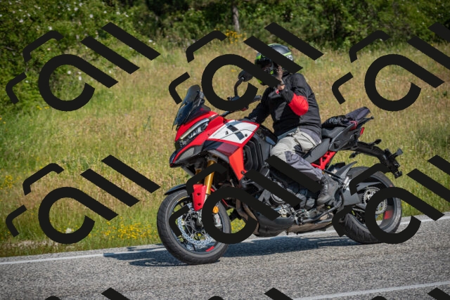 20250622103717-_5001922_am_