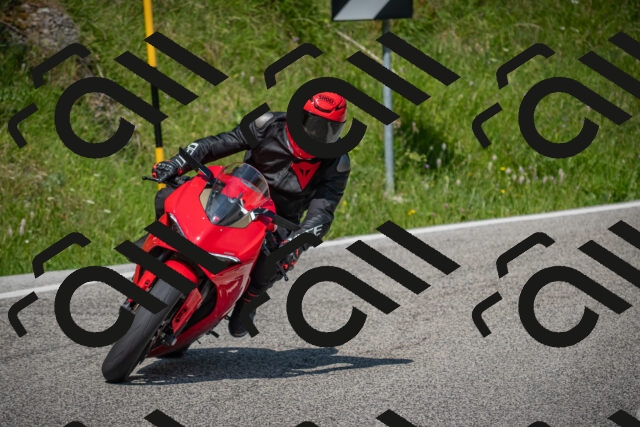 20250622103914-_5001936_am_