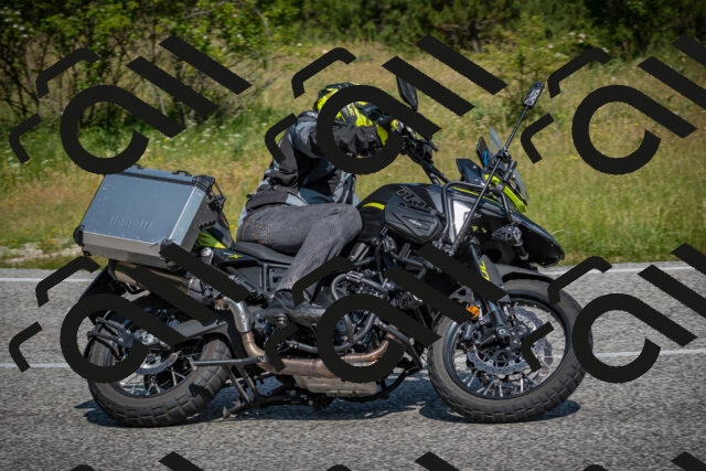 20250622103917-_5001940_am_