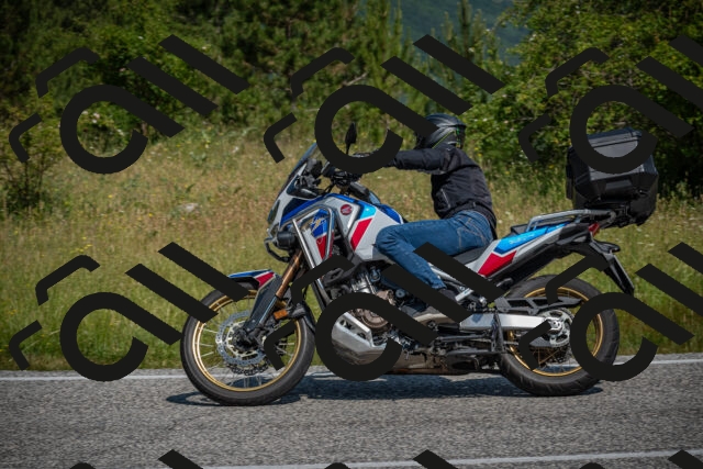 20250622104446-_5001968_am_