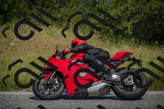 20250622104454-_5001974_am_