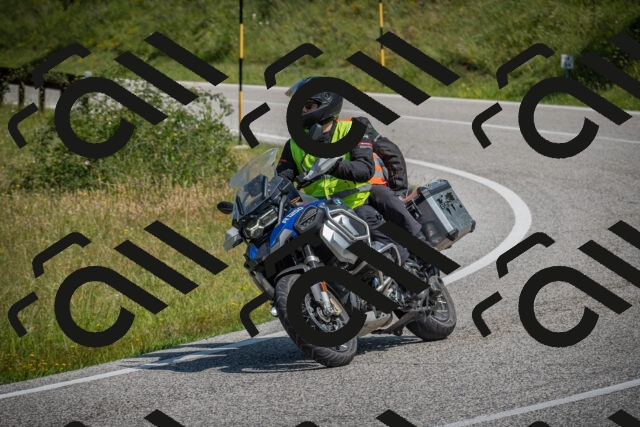 20250622104522-_5001976_am_