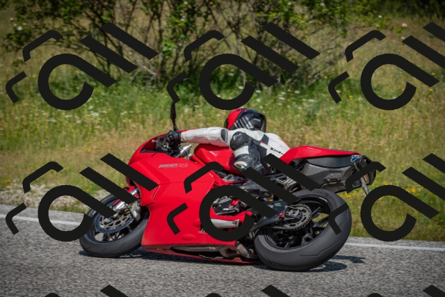 20250622105143-_5001990_am_