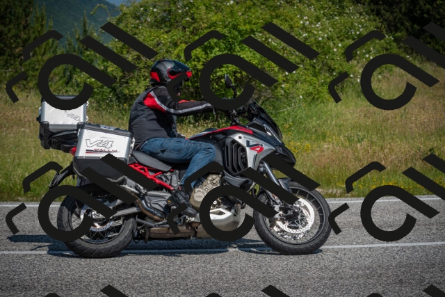 20250622110039-_5002044_am_