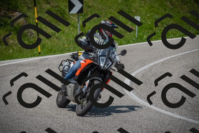 20250622111538-_5002195_am_