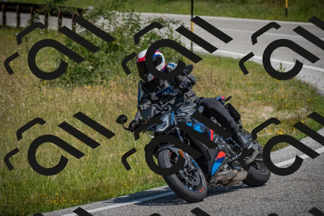 20250622111635-_5002204_am_