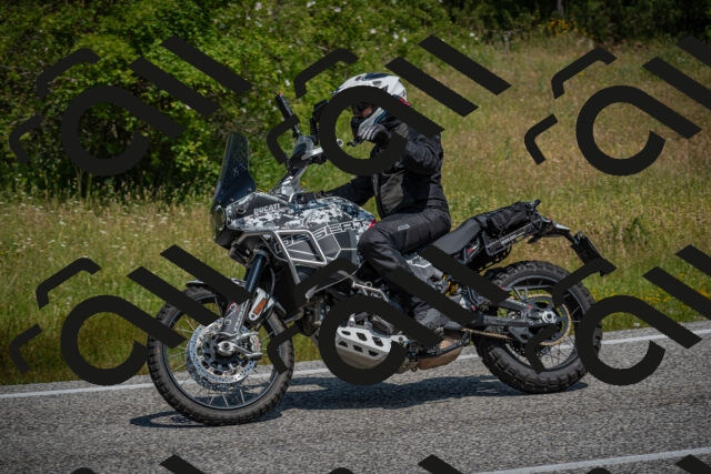 20250622112559-_5002246_am_