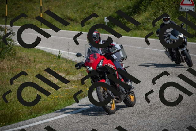 20250622112628-_5002259_am_