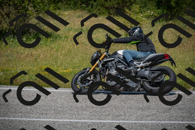 20250622113324-_5002286_am_