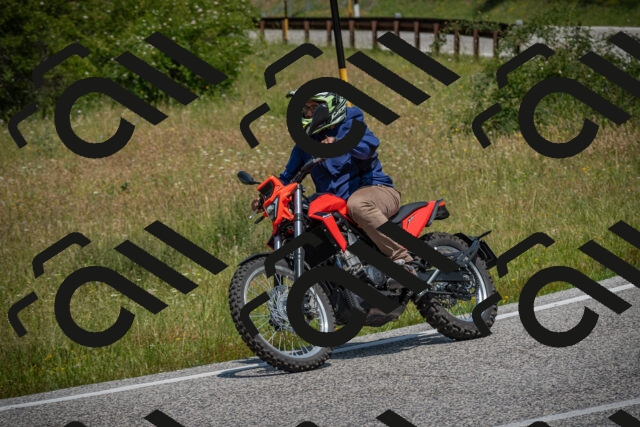 20250622120400-_5002558_am_