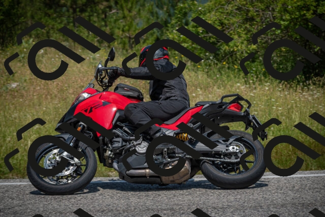 20250622121215-_5002639_am_