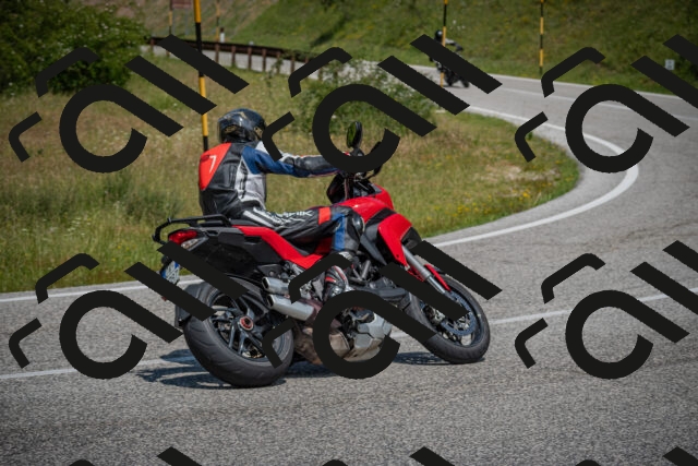 20250622121240-_5002644_am_