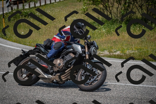 20250622121550-_5002695_am_