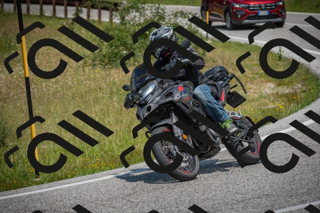 20250622121806-_5002720_am_