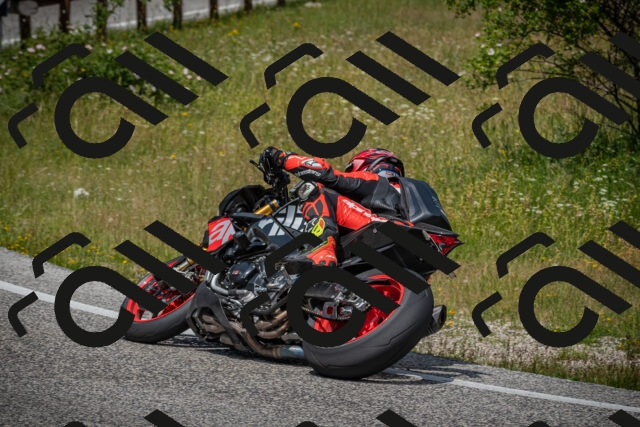 20250622122341-_5002755_am_